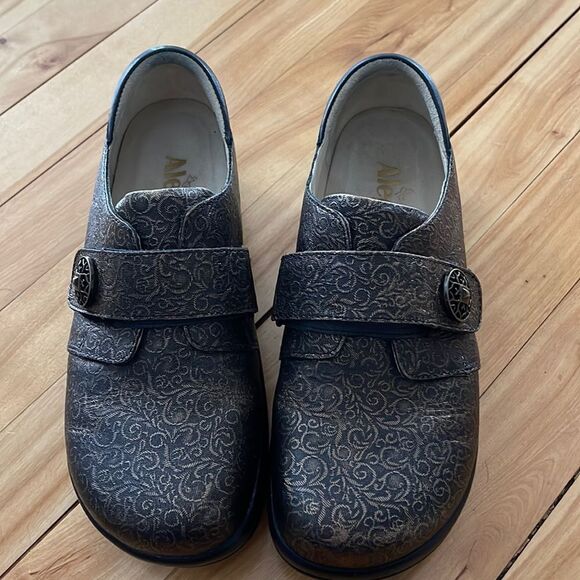 Alegria Joleen Bronze Swirl leather slip on shoe. Belted button forefoot Size 37 - Picture 2 of 8
